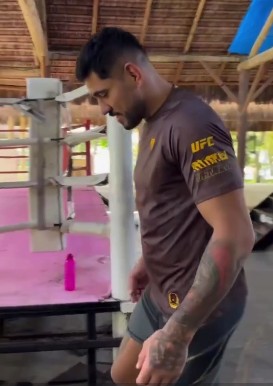 Алекс Перейра намекнул на переход в тяжелый вес в UFC
