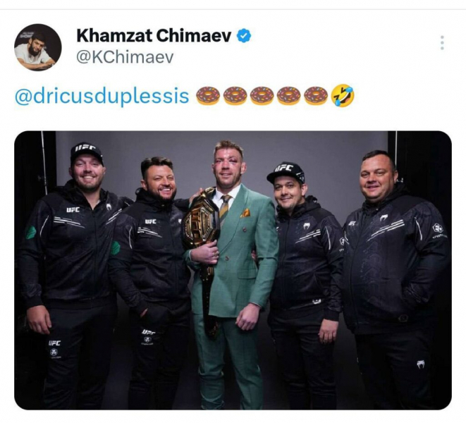 Хамзат Чимаев ответил Дрикусу Дю Плесси на его угрозу
